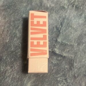 NIB Velvet trap lipstick 💄